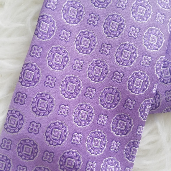 Men's Arrow Necktie - Picture 2 of 4